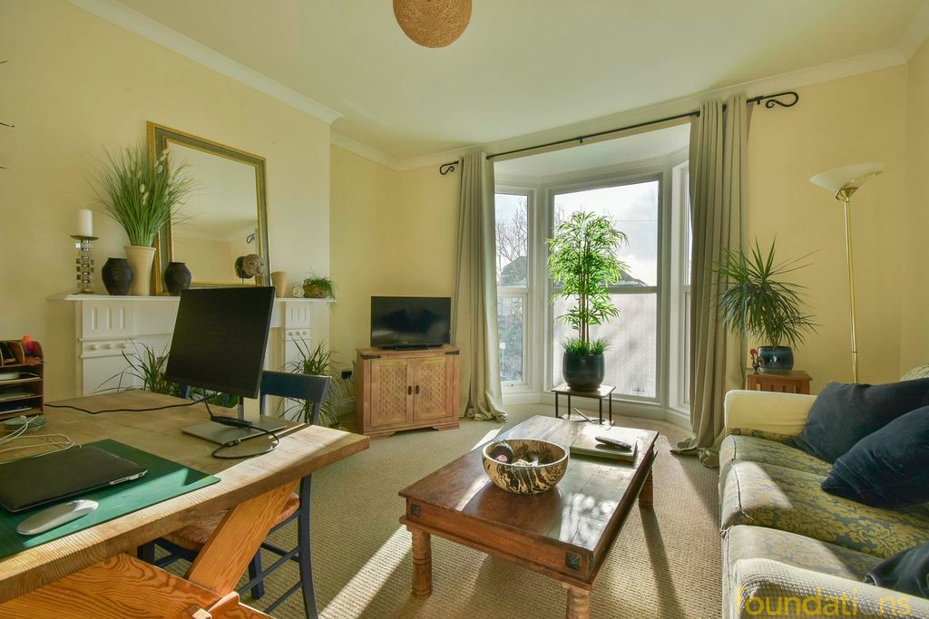 Property photo 2 of 10