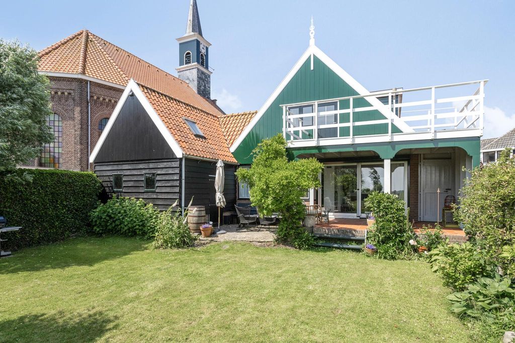 Property photo 2 of 52