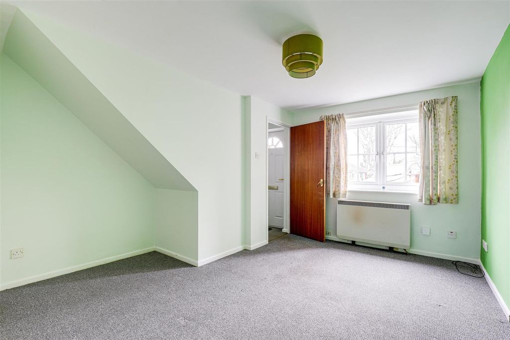 Property photo 2 of 16