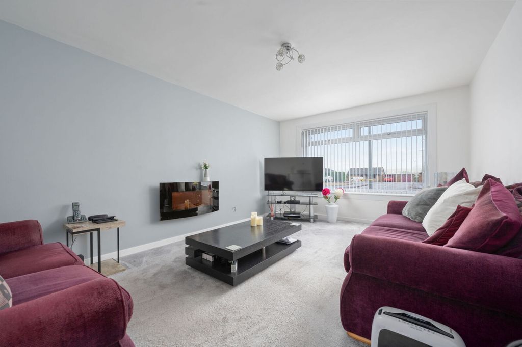 Property photo 3 of 25