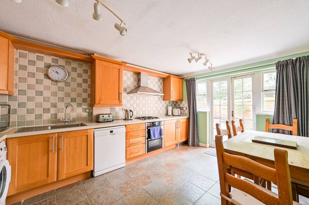 Property photo 3 of 16