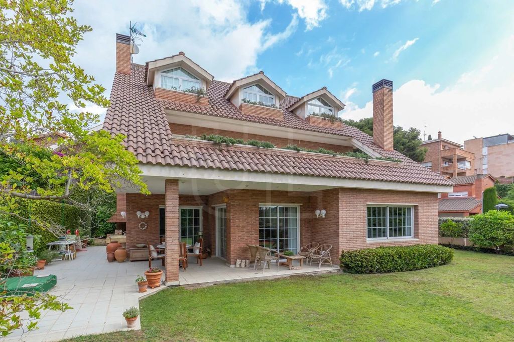 Property photo 1 of 53