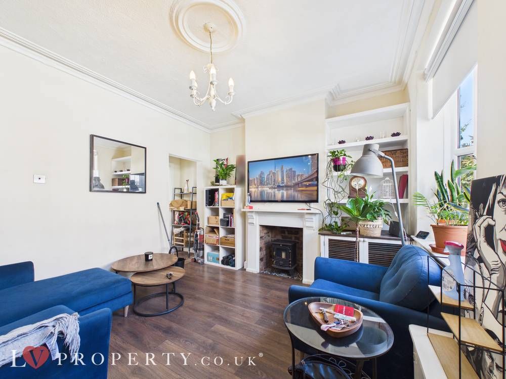 Property photo 2 of 12 Giraffe360-Still002