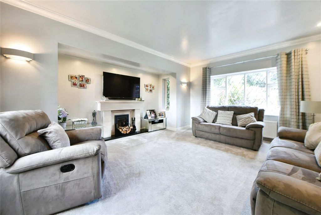 Property photo 3 of 20 Inglenook