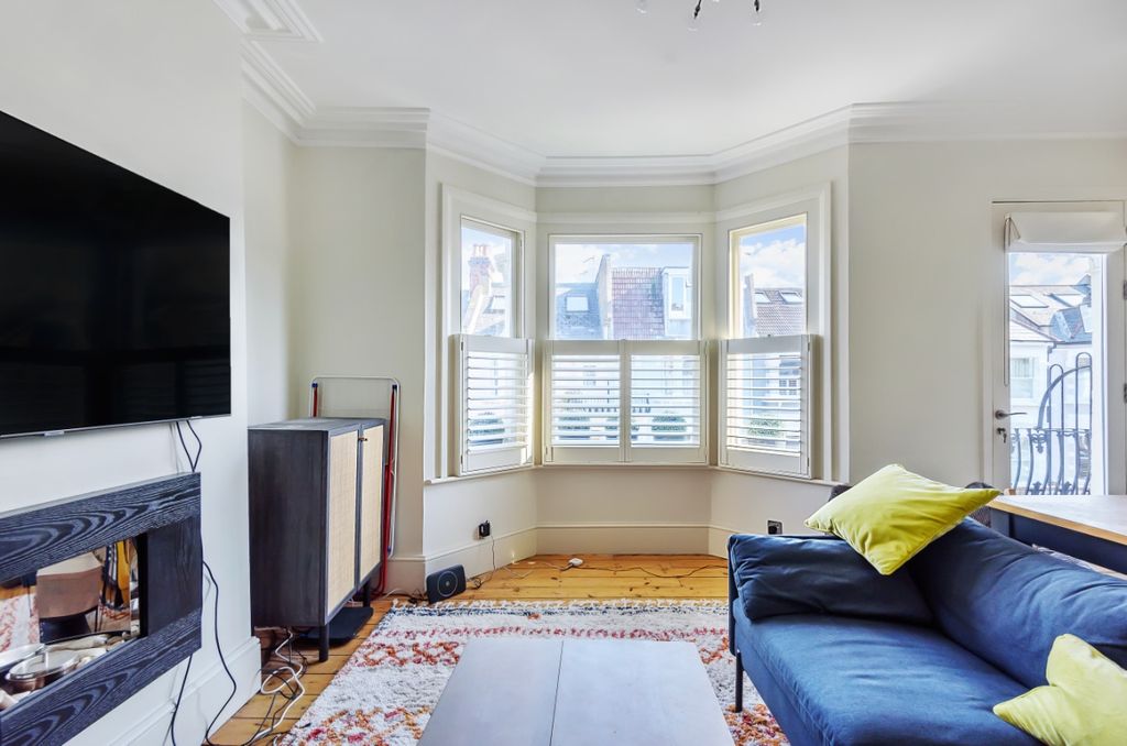 Property photo 1 of 10 899926 (1)