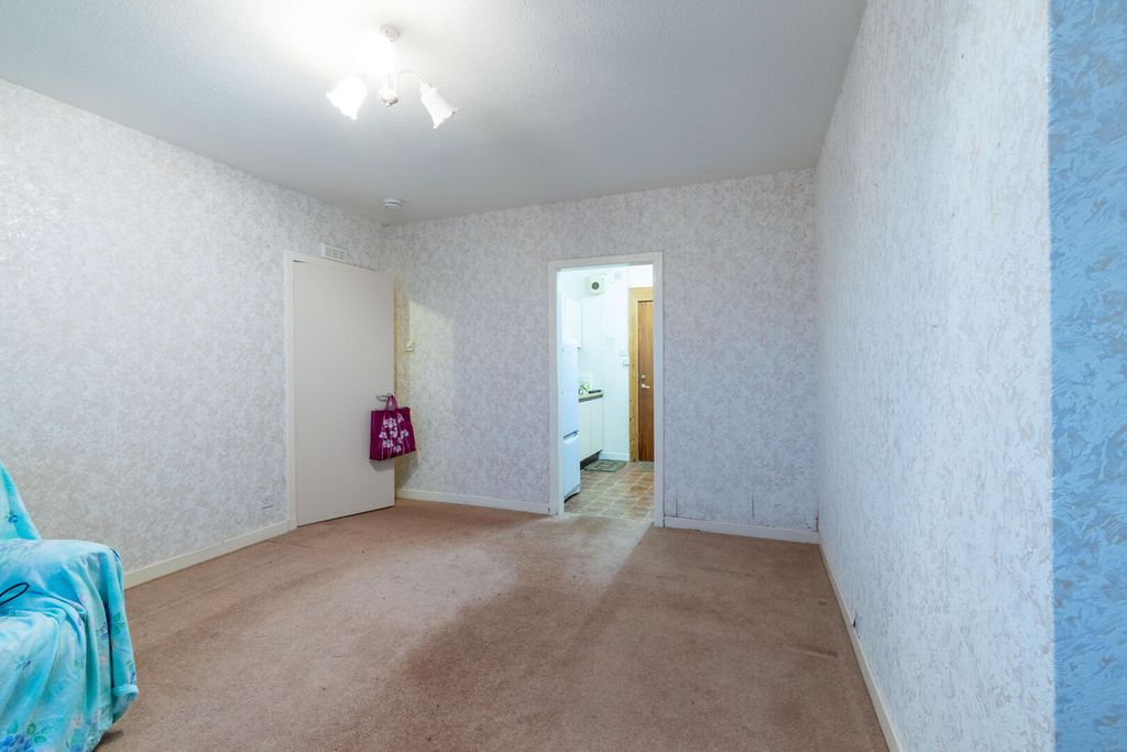 Property photo 3 of 16 Bedroom