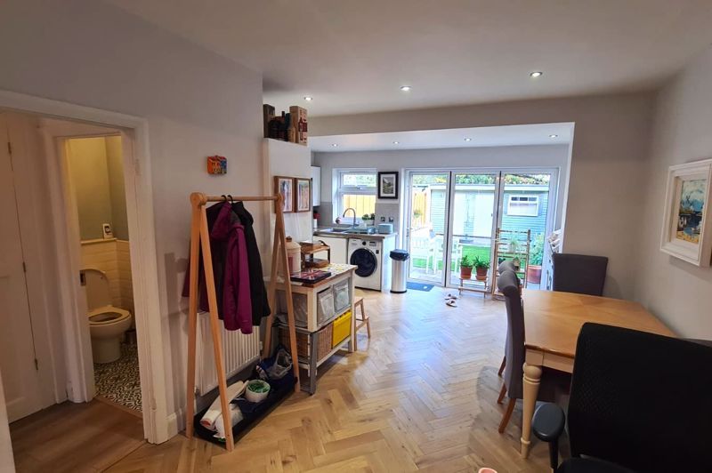 Property photo 3 of 17 Diner/Kitchen