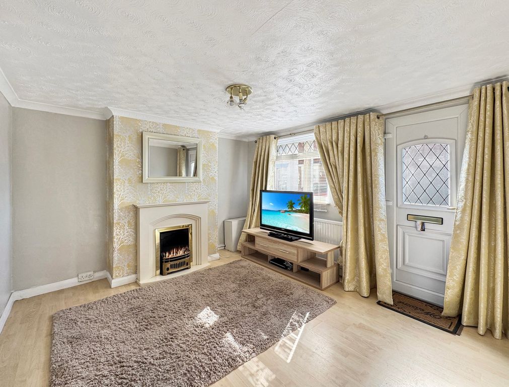 Property photo 2 of 11