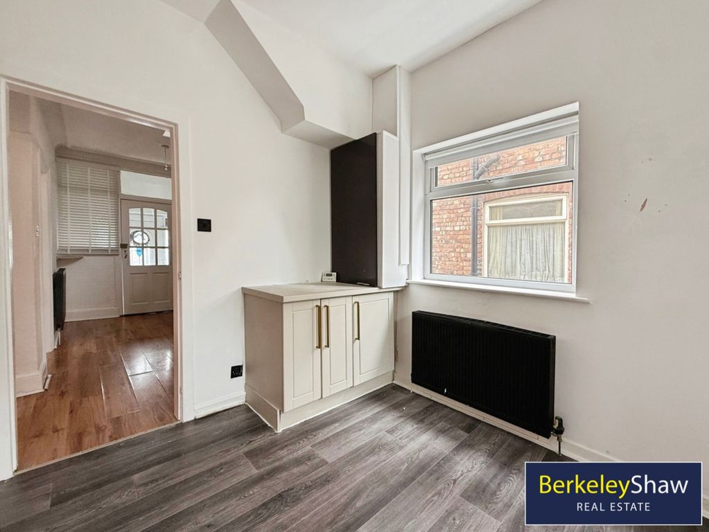 Property photo 3 of 33 Utility Room