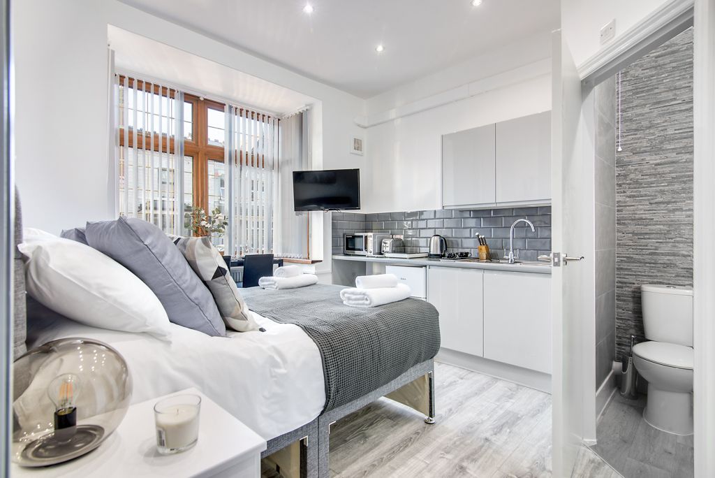 Property photo 2 of 3