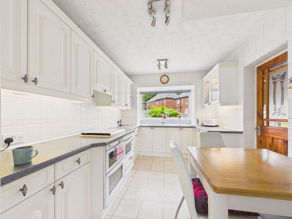 Property photo 2 of 13 Dining Kitchen