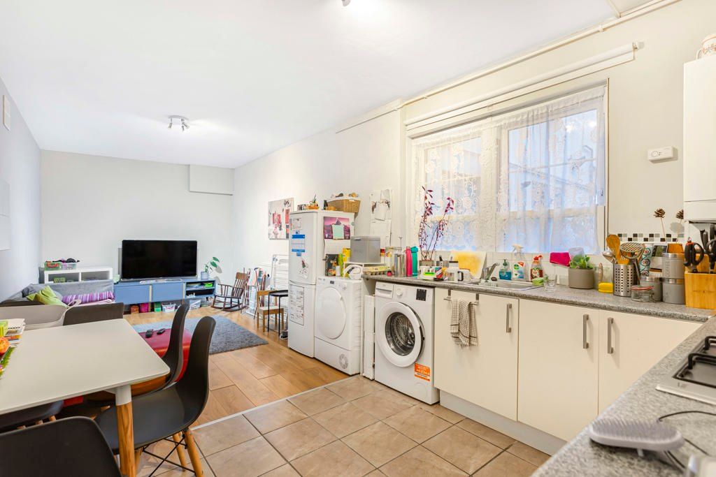 Property photo 3 of 6 Reception/Kitchen