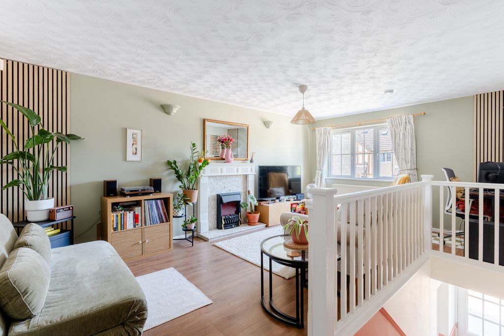 Property photo 3 of 15 A7402386-Hdr-1