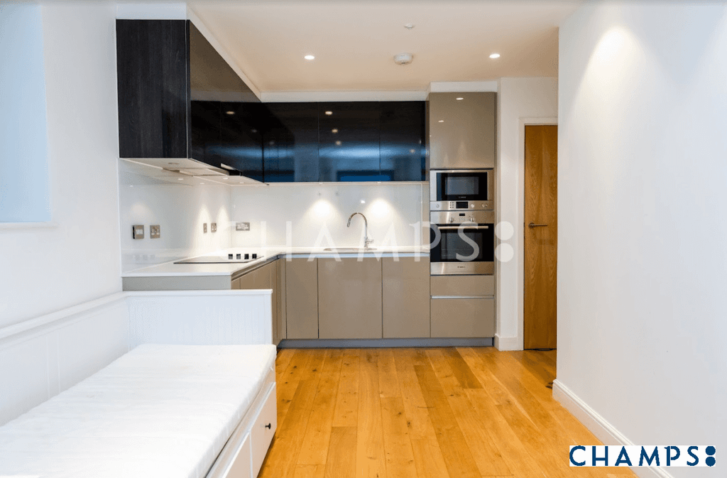 Property photo 1 of 14 Studio To Let