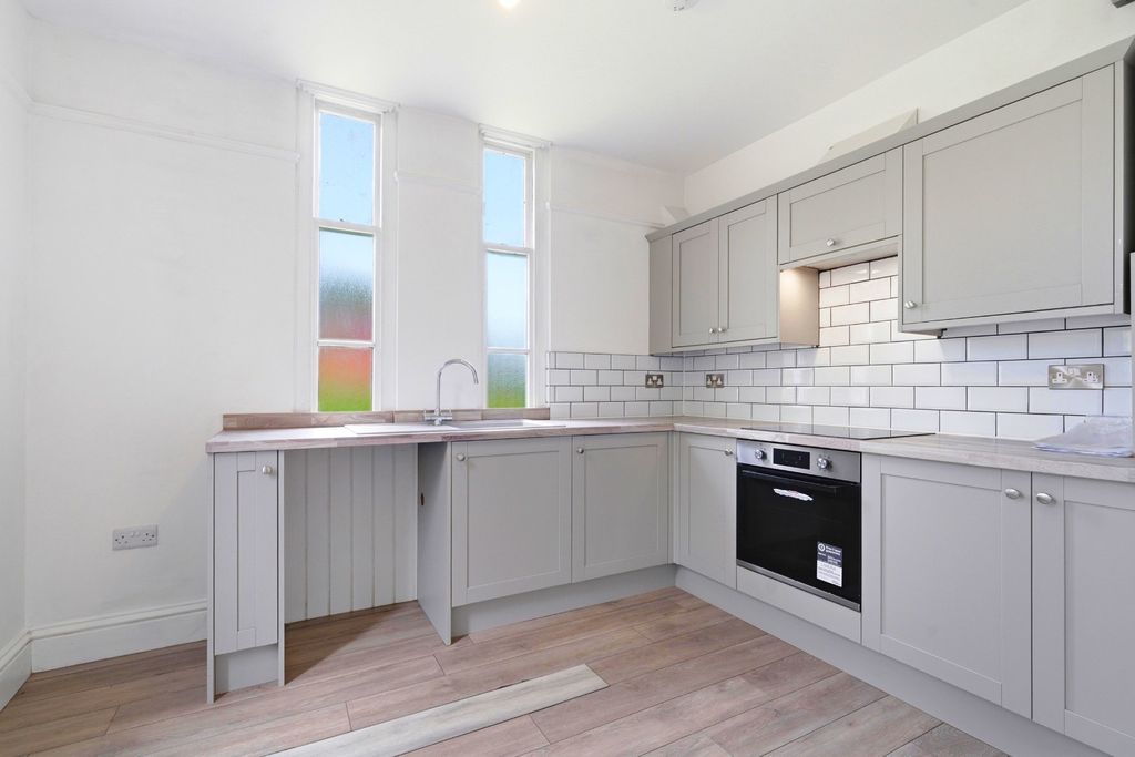 Property photo 2 of 10 5161651