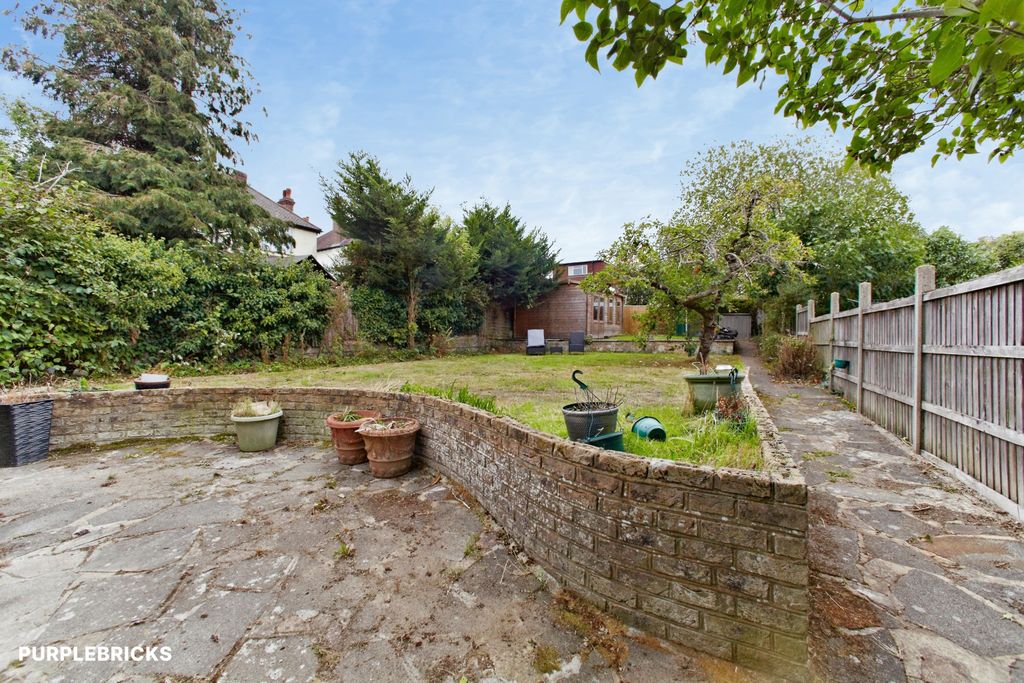 Property photo 3 of 25