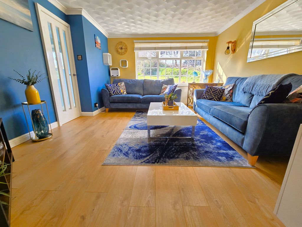 Property photo 3 of 33