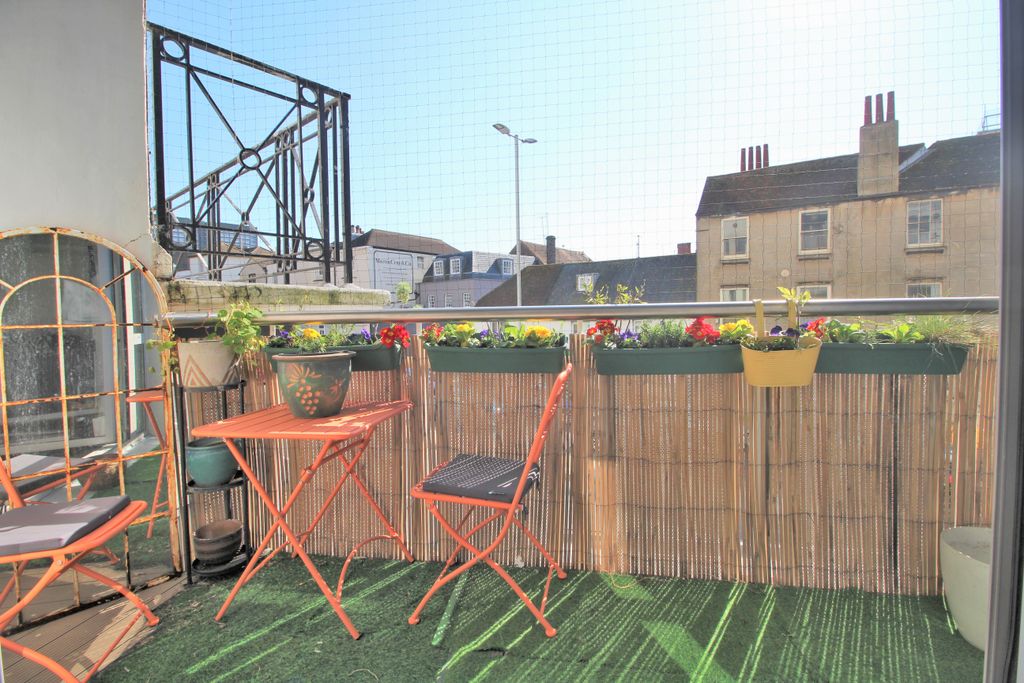 Property photo 3 of 19 88