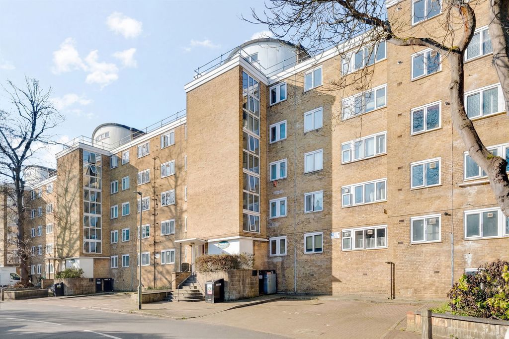 Property photo 2 of 11