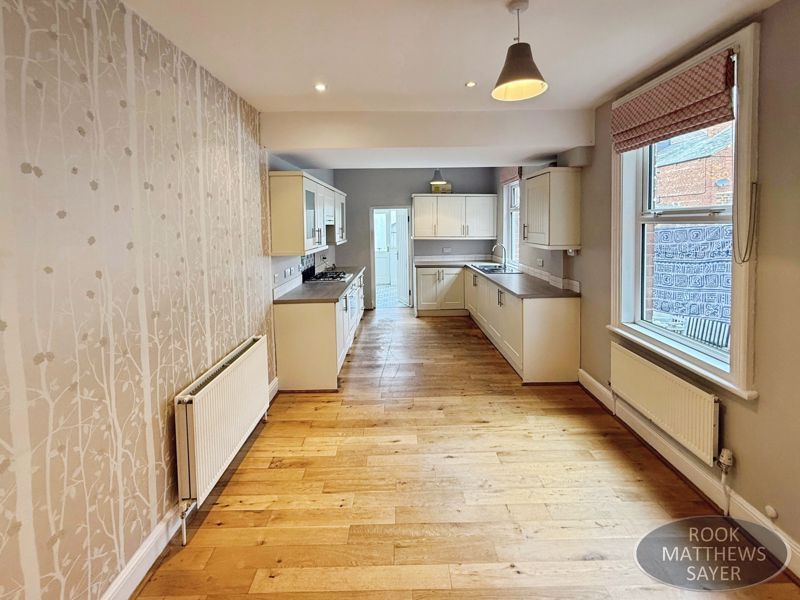 Property photo 3 of 12 Photo 9