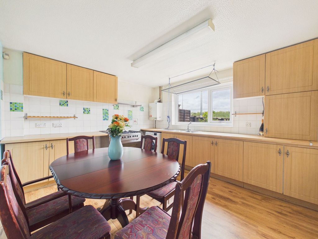 Property photo 3 of 11 Dining Kitchen