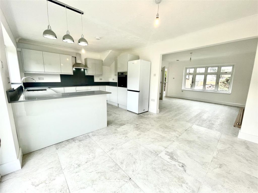 Property photo 3 of 13 Property Availability: