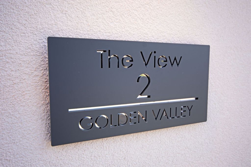 Property photo 3 of 35