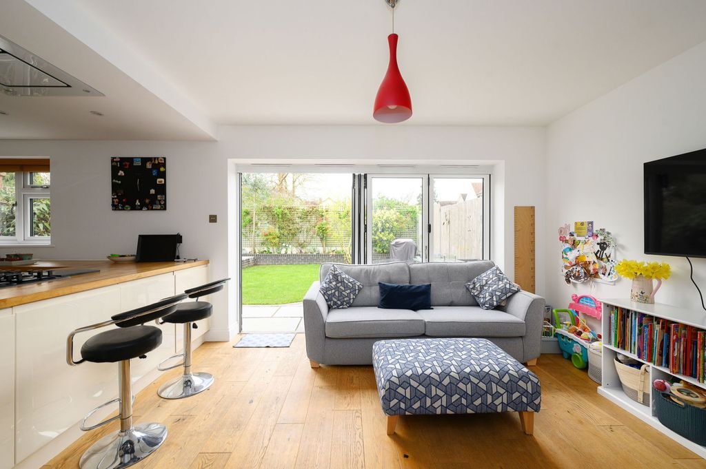 Property photo 2 of 21