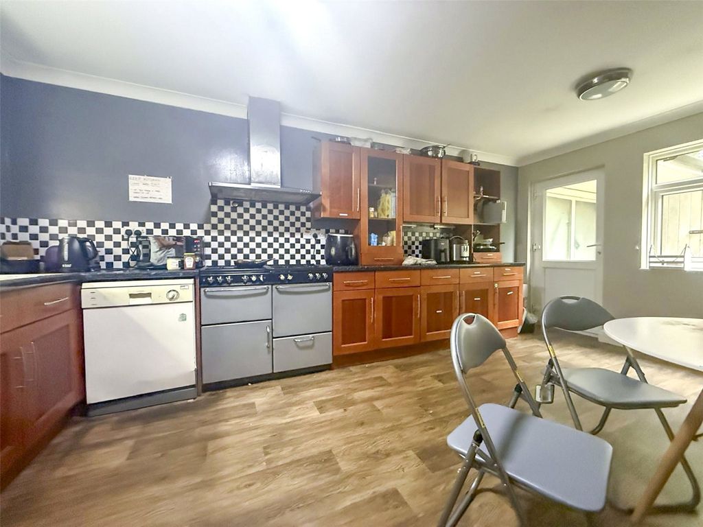 Property photo 3 of 6 Picture No. 05