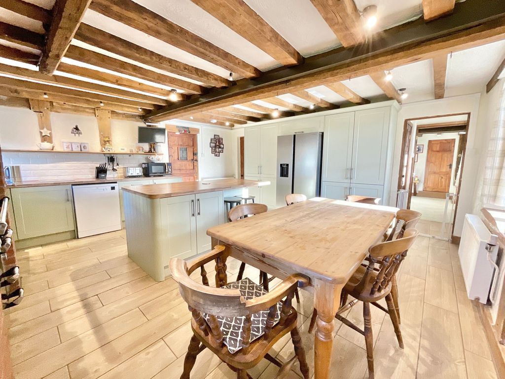 Property photo 2 of 34