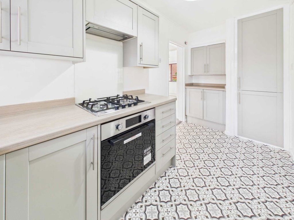 Property photo 3 of 13