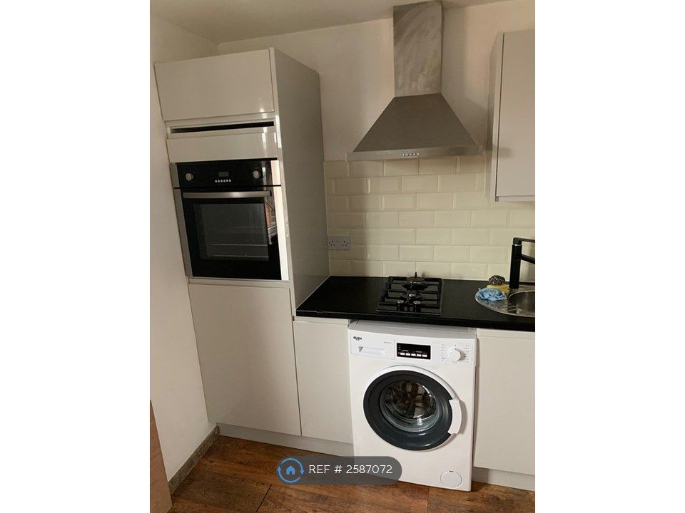 Property photo 3 of 34