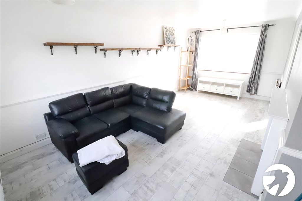 Property photo 3 of 17 Picture No. 21