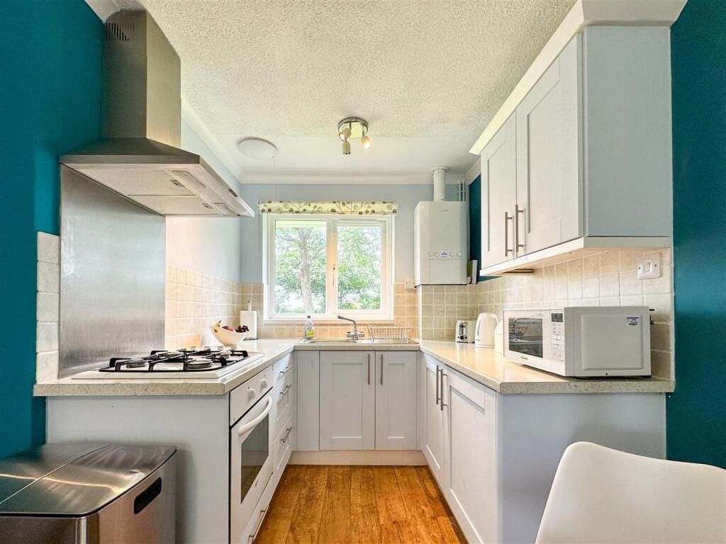 Property photo 2 of 19 4839383
