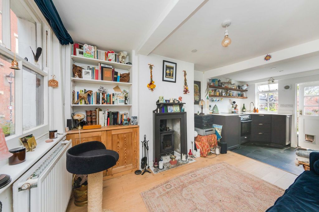 Property photo 2 of 11