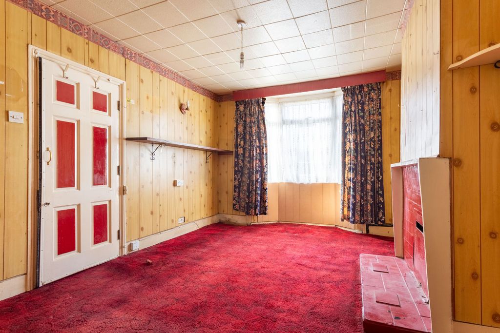 Property photo 2 of 13