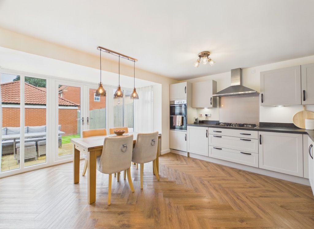 Property photo 2 of 21 5333526
