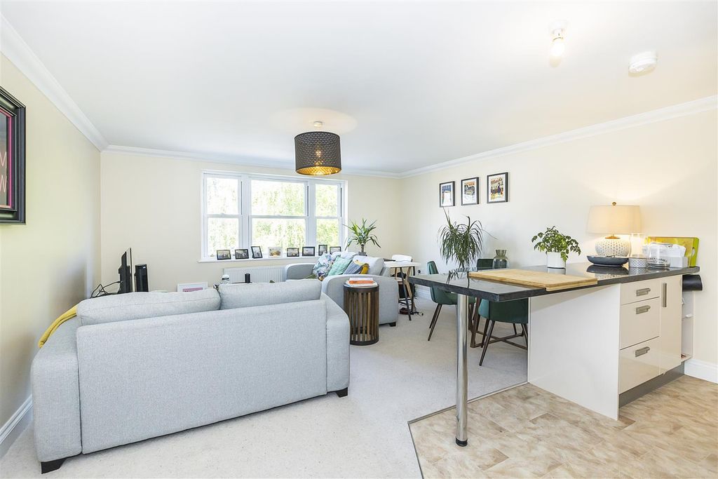 Property photo 2 of 13 2