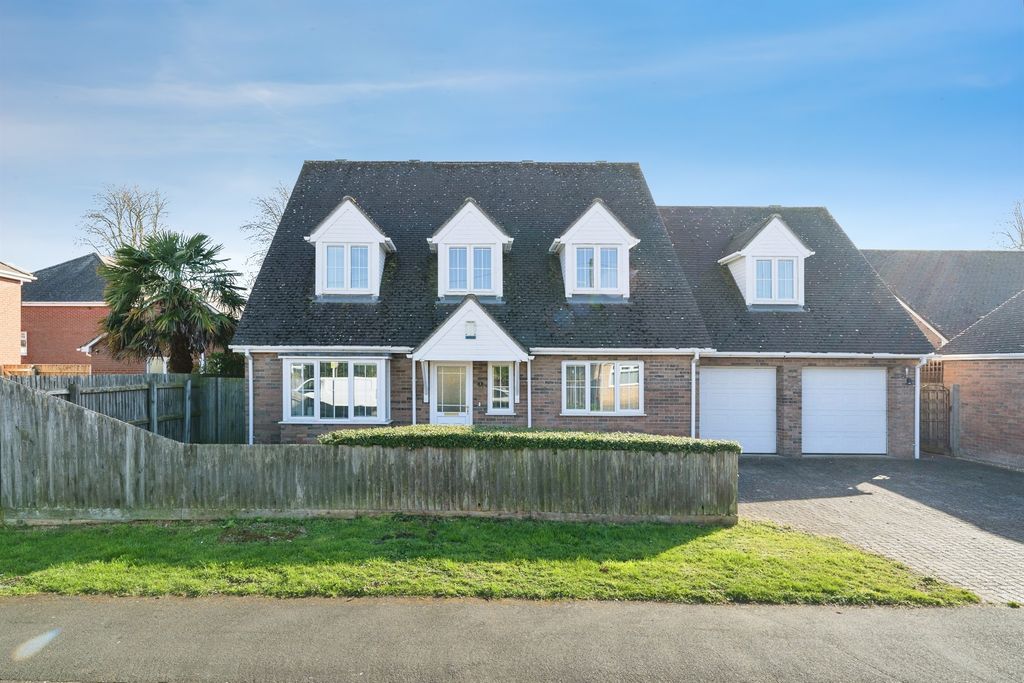 Property photo 1 of 28