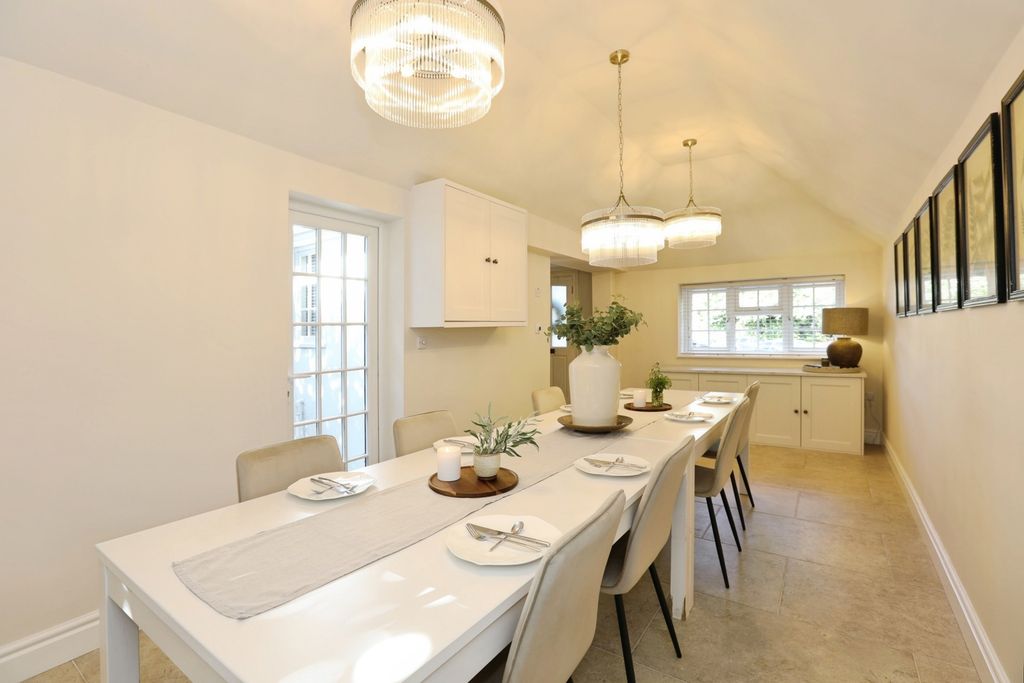 Property photo 3 of 16 Pbox-Img.Jpg
