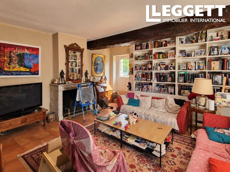 Property photo 2 of 10