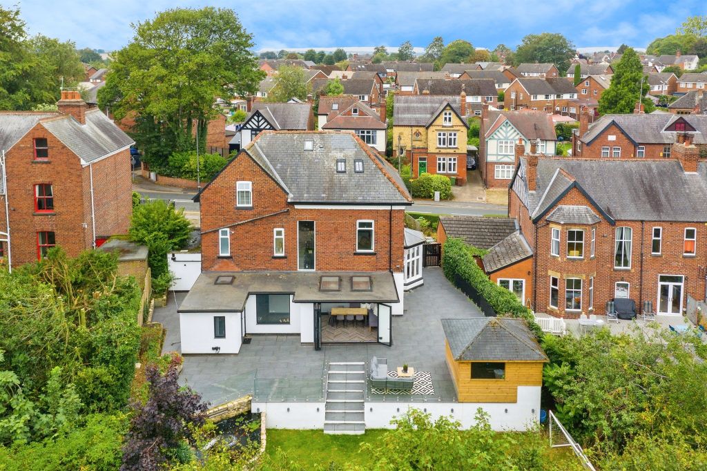 Property photo 2 of 34