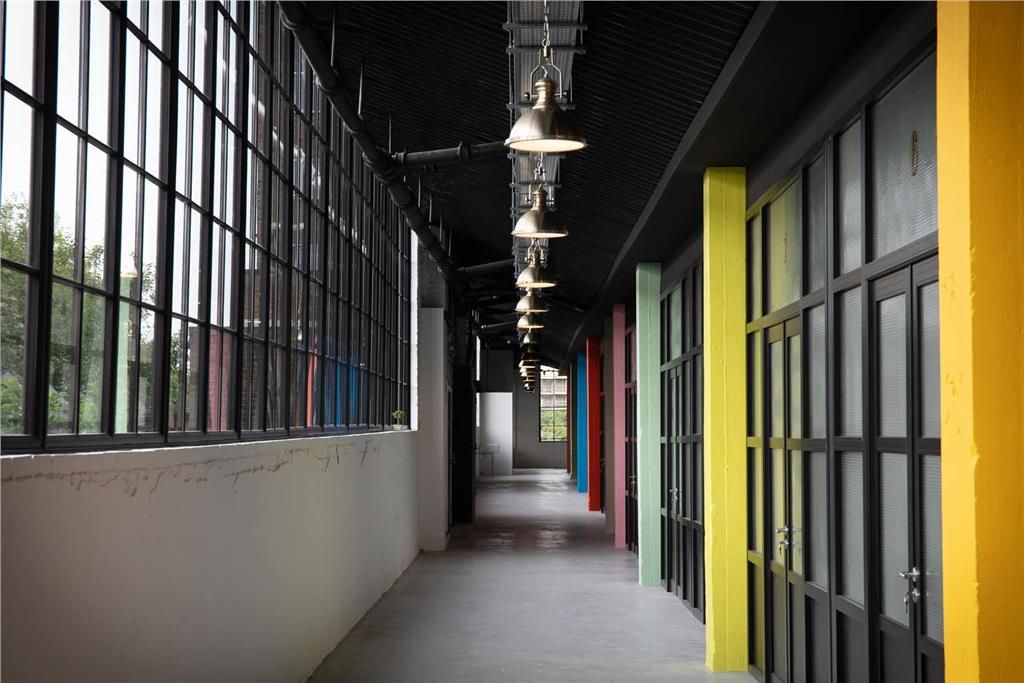 Property photo 2 of 5 Serviced Office, Wendover Court, Western Avenue, L