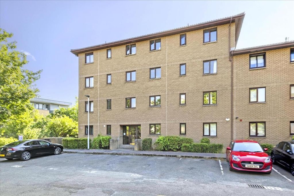 Property photo 1 of 20