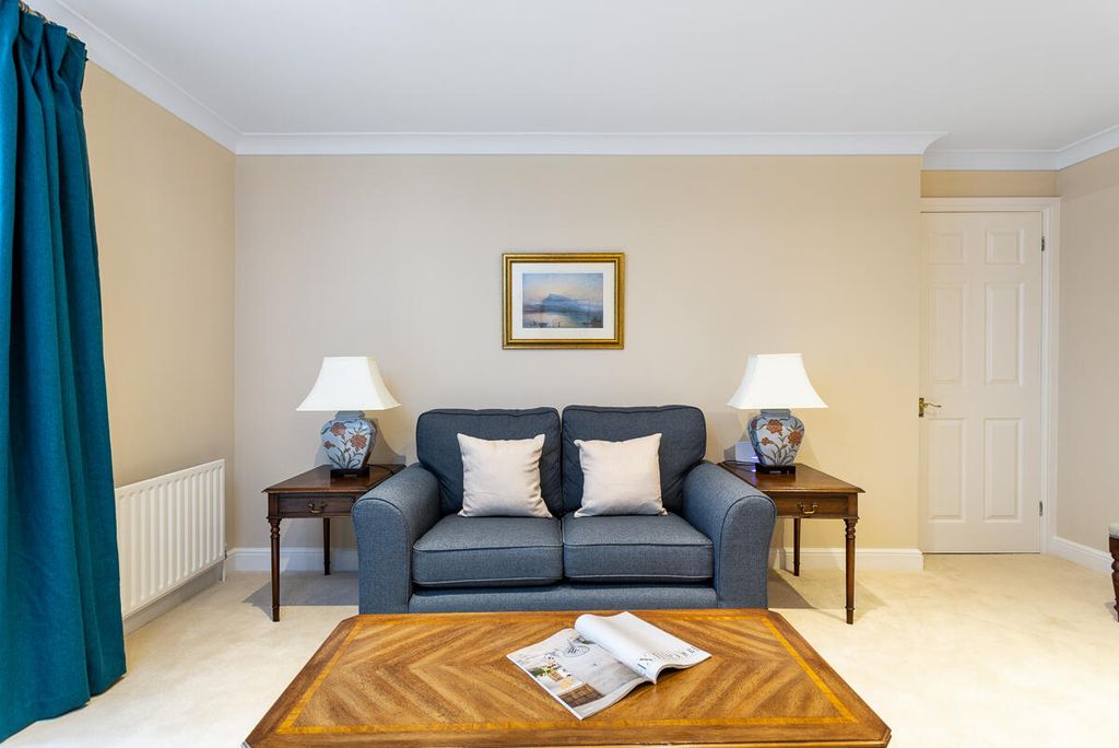 Property photo 3 of 14 Flat 1,City Reach, 1 Orton Street. E1W 1Ln-4.Jpg