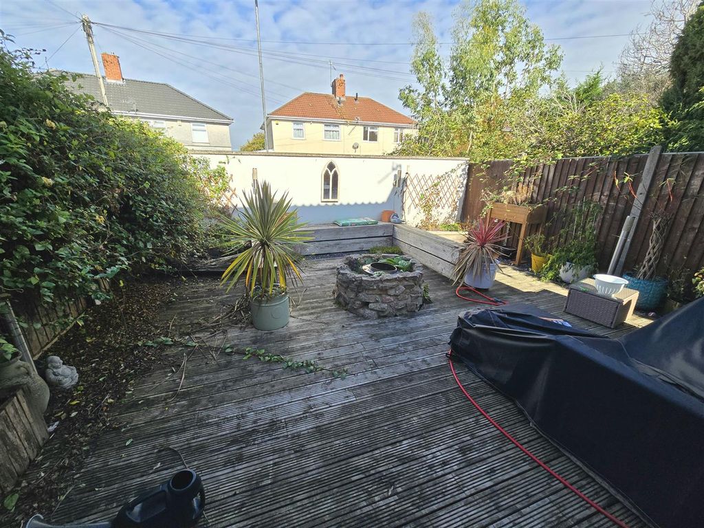 Property photo 2 of 7 Garden