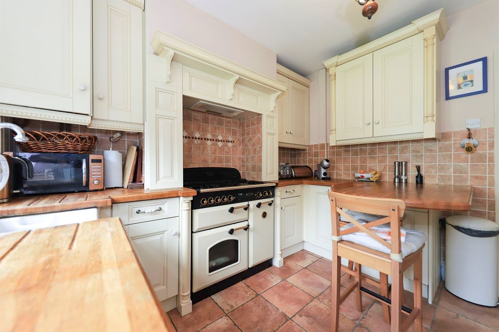 Property photo 3 of 19