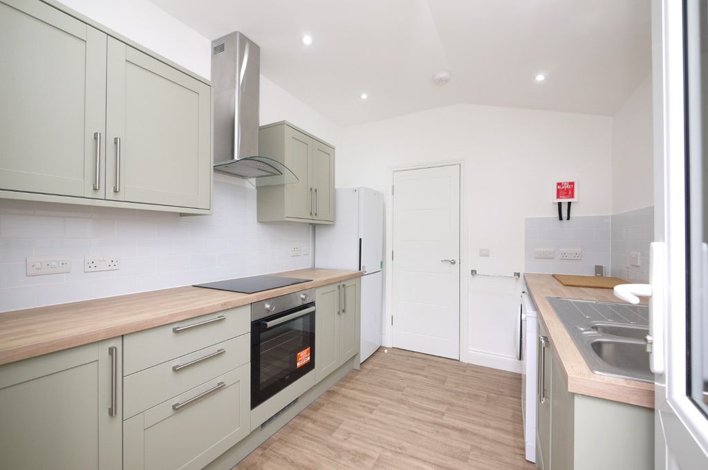 Property photo 1 of 10 4492490