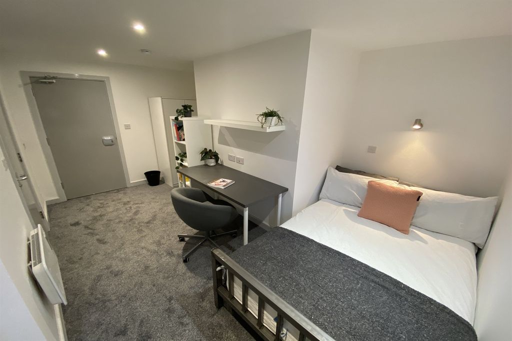 Property photo 1 of 9 (Main)