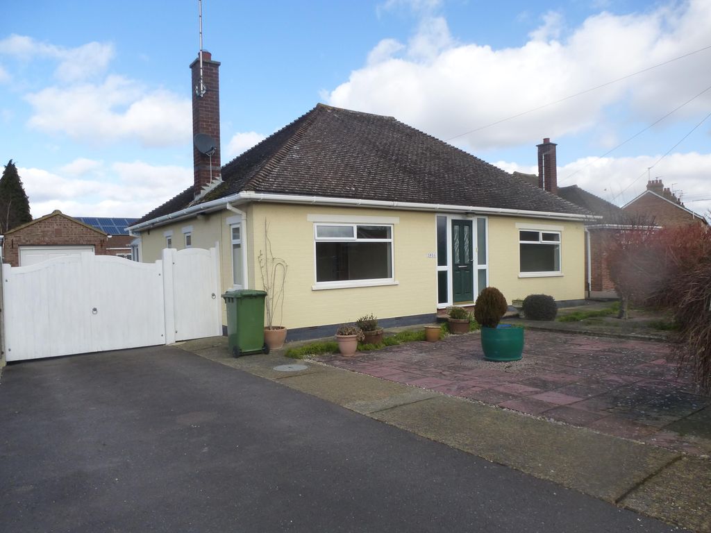 Property photo 1 of 7 Front